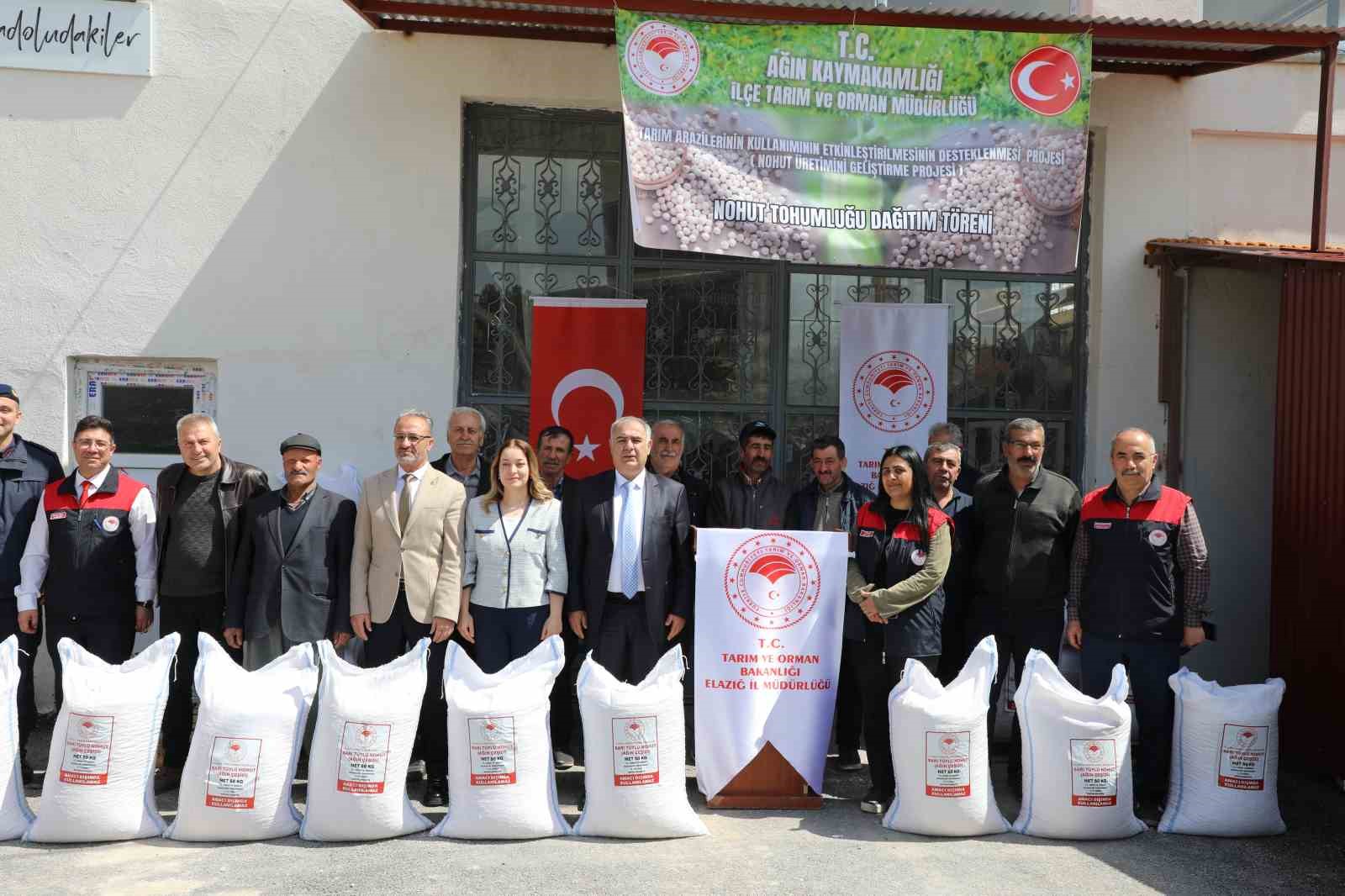 Elazığ’da 150 üreticiye 24 ton nohut tohumu dağıtıldı

