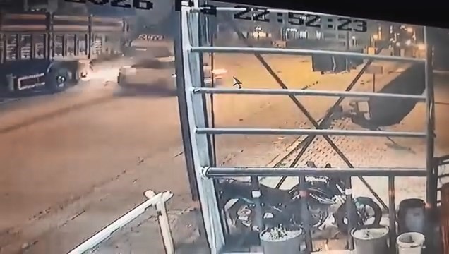 Elazığ’da 4 kişinin yaralandığı kazanın görüntüsü ortaya çıktı
