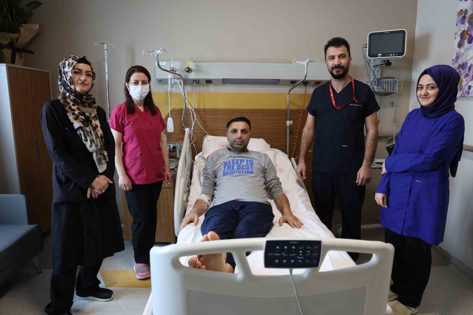 Elazığ’da 45 yaşındaki hasta 50 dakikalık kalp masajıyla hayata döndürüldü
