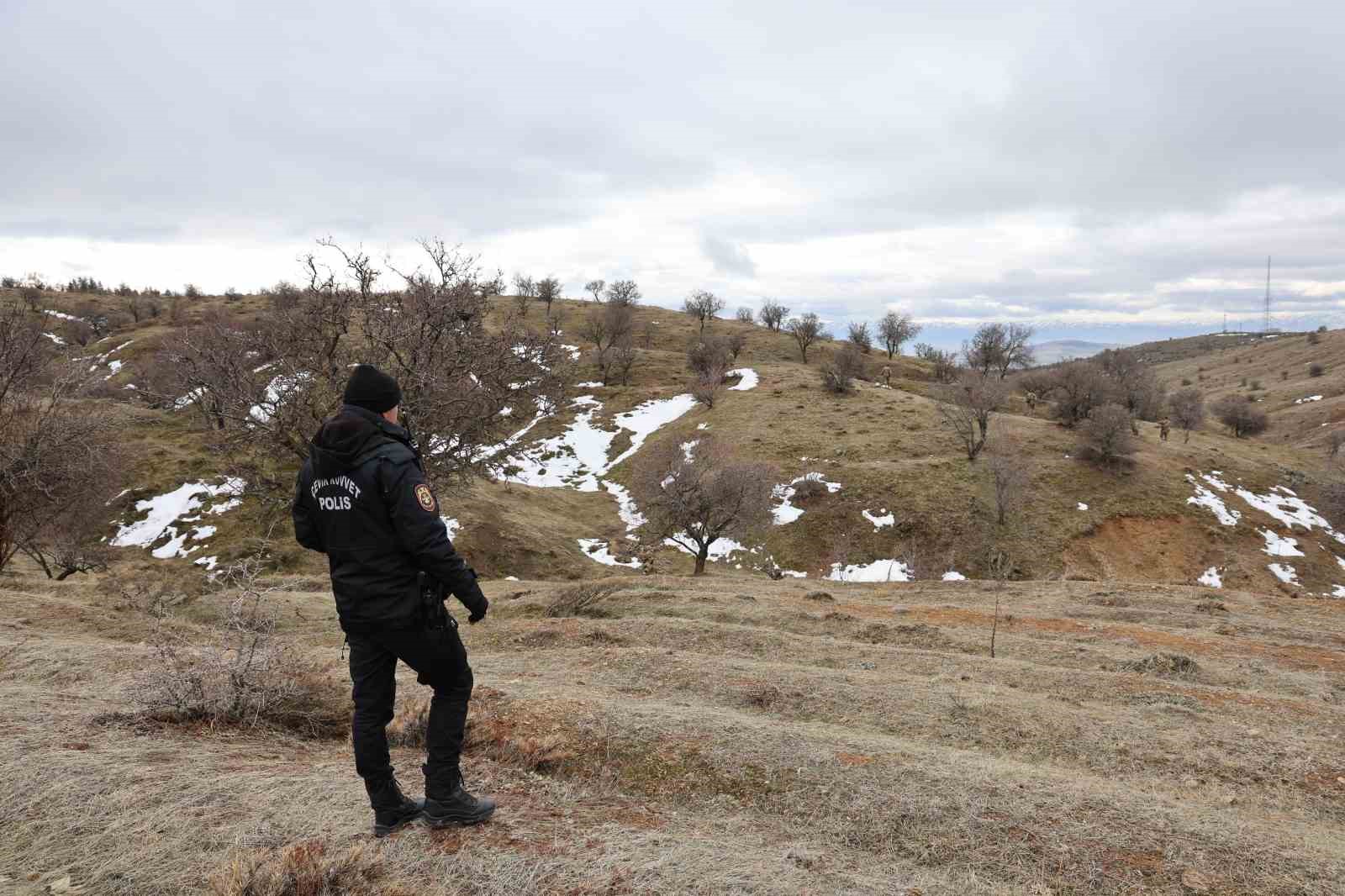 Elazığ’da 5 gündür kayıp olan yaşlı adam için 100 kişilik ekip sahada
