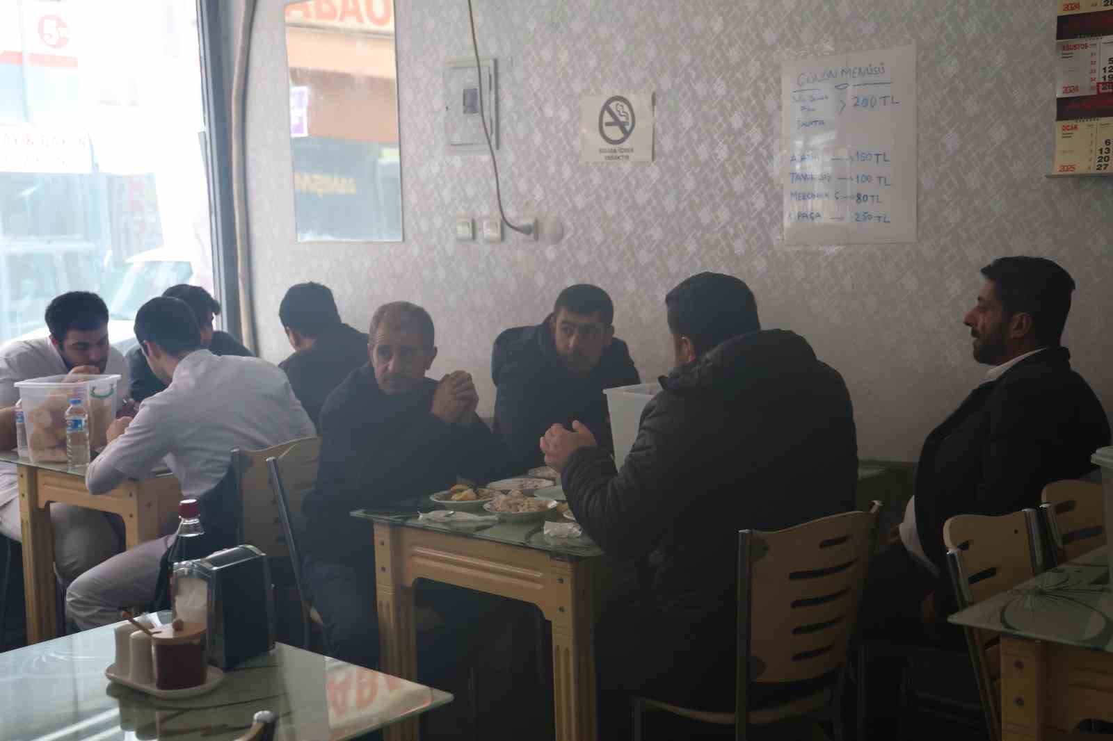 Elazığ’da ’askıda yemek ve çorba’ uygulaması yürek ısıttı
