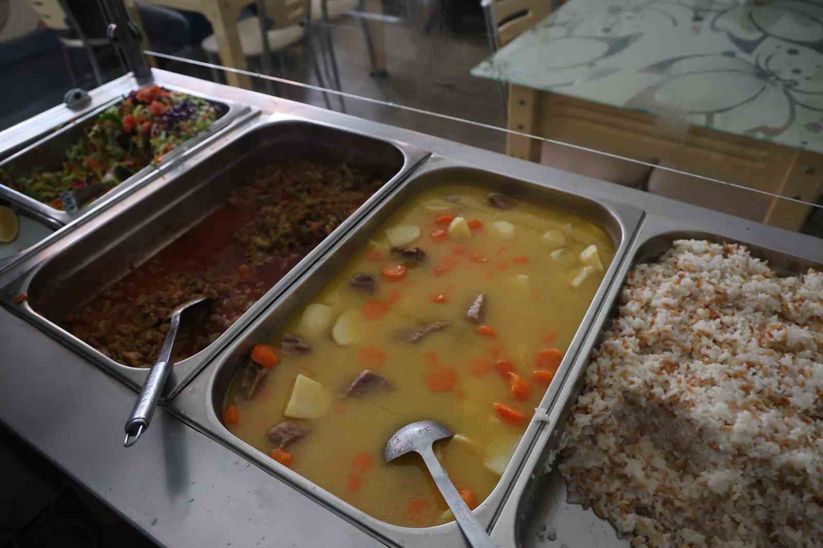 Elazığ’da ’askıda yemek ve çorba’ uygulaması yürek ısıttı
