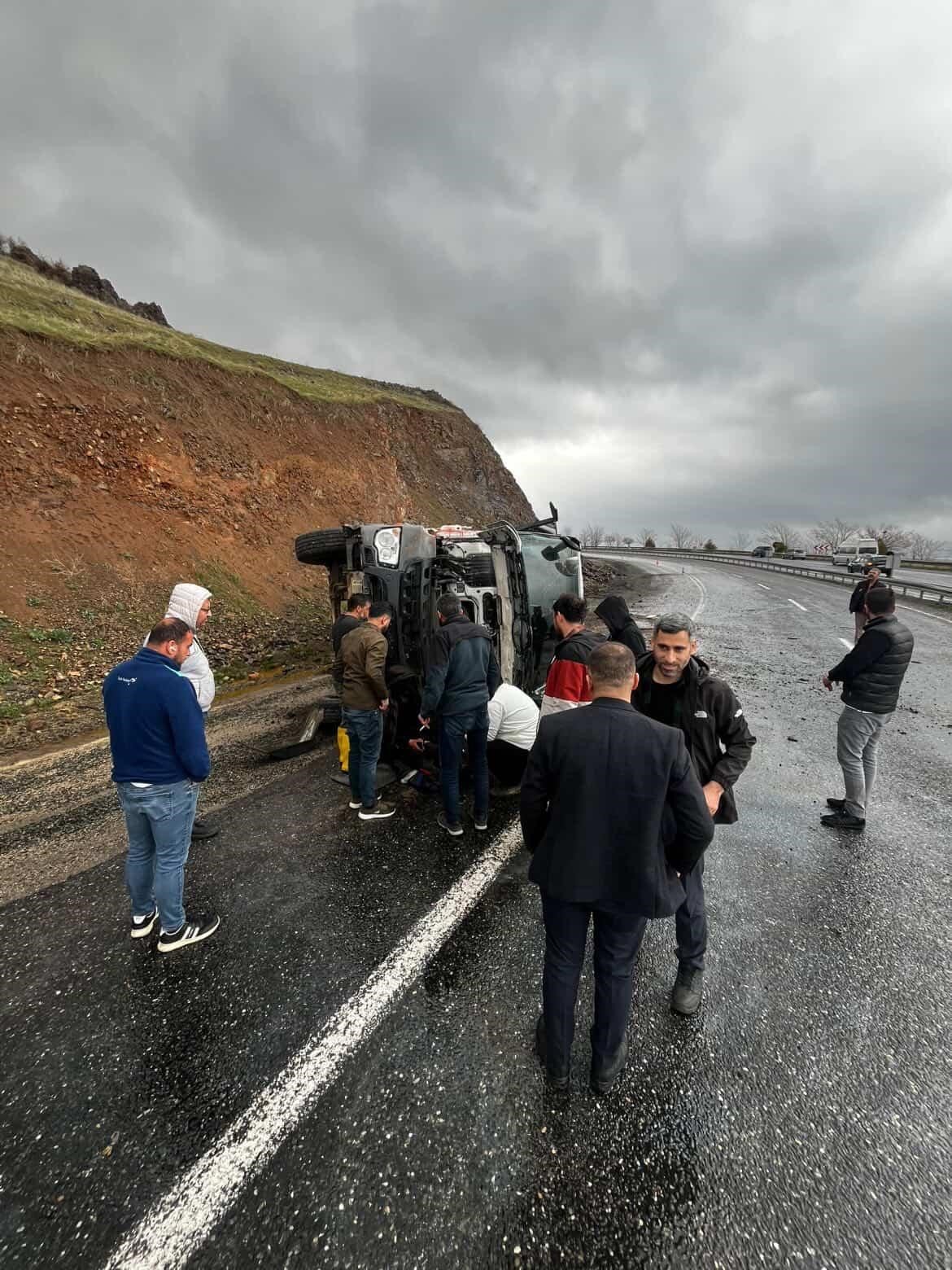 Elazığ’da beton pompası yan yattı: 1 yaralı
