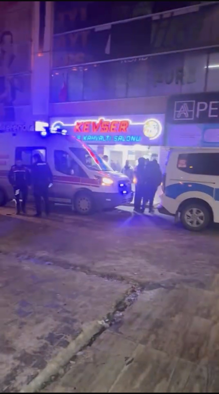 Elazığ’da bıçaklı kavga: 1 yaralı
