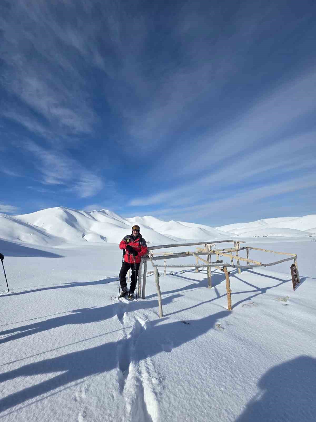 Elazığ’da dağcılık tarihine geçen tırmanış: 15 yaşındaki sporcu Akdağ zirvesine çıktı

