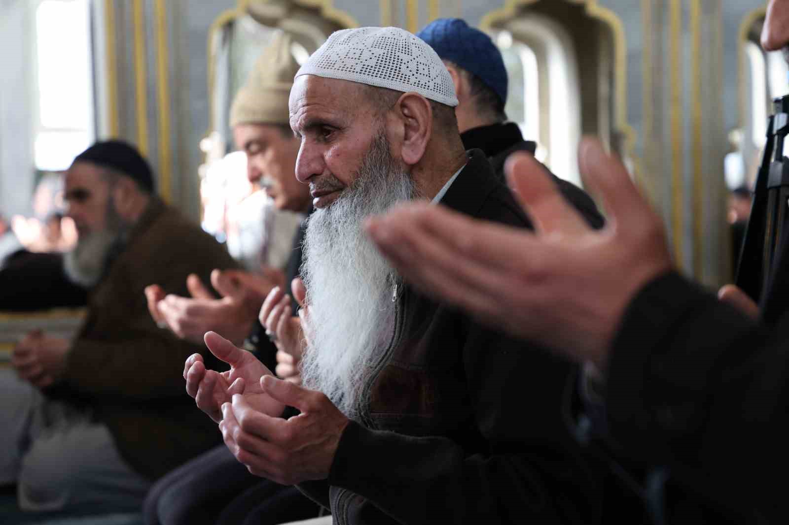 Elazığ’da depremde hayatını kaybedenler dualarla anıldı
