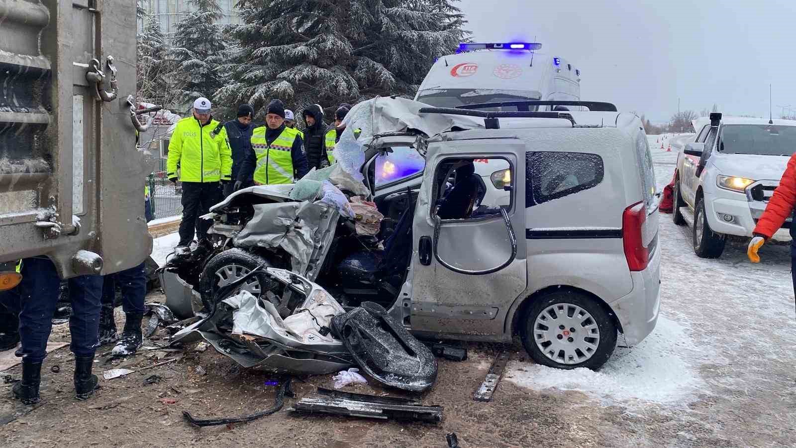 Elazığ’da feci kaza: Çift hayatını kaybetti
