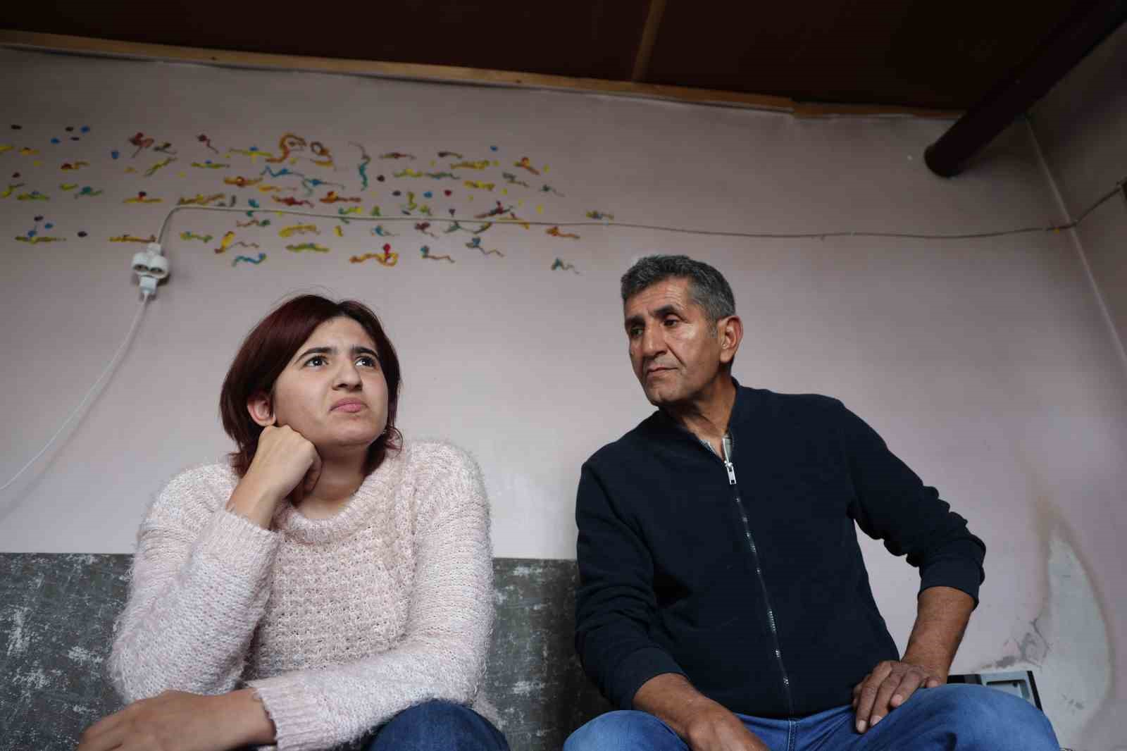 Elazığ’da genç kadın, Türkiye’de yetişkin düzeyinde kayıtlara geçen tek hastalıkla mücadele ediyor
