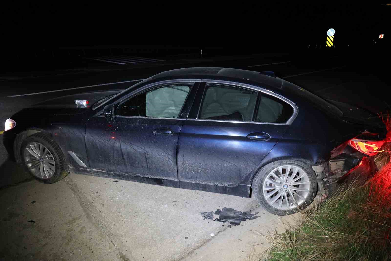 Elazığ’da iki otomobil çarpıştı: 1’i ağır 3 yaralı
