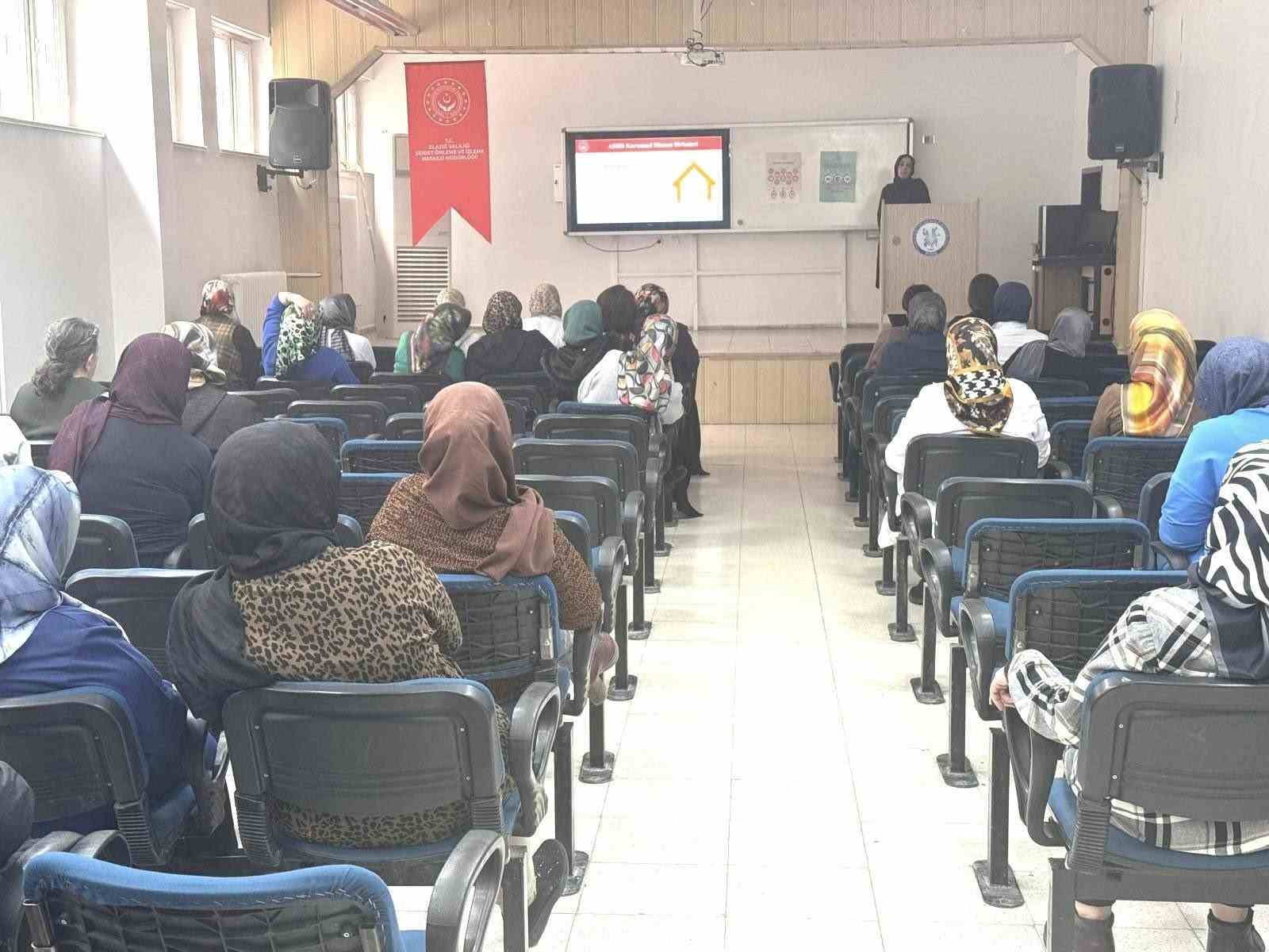 Elazığ’da kadına yönelik şiddetle mücadele eğitimi verildi
