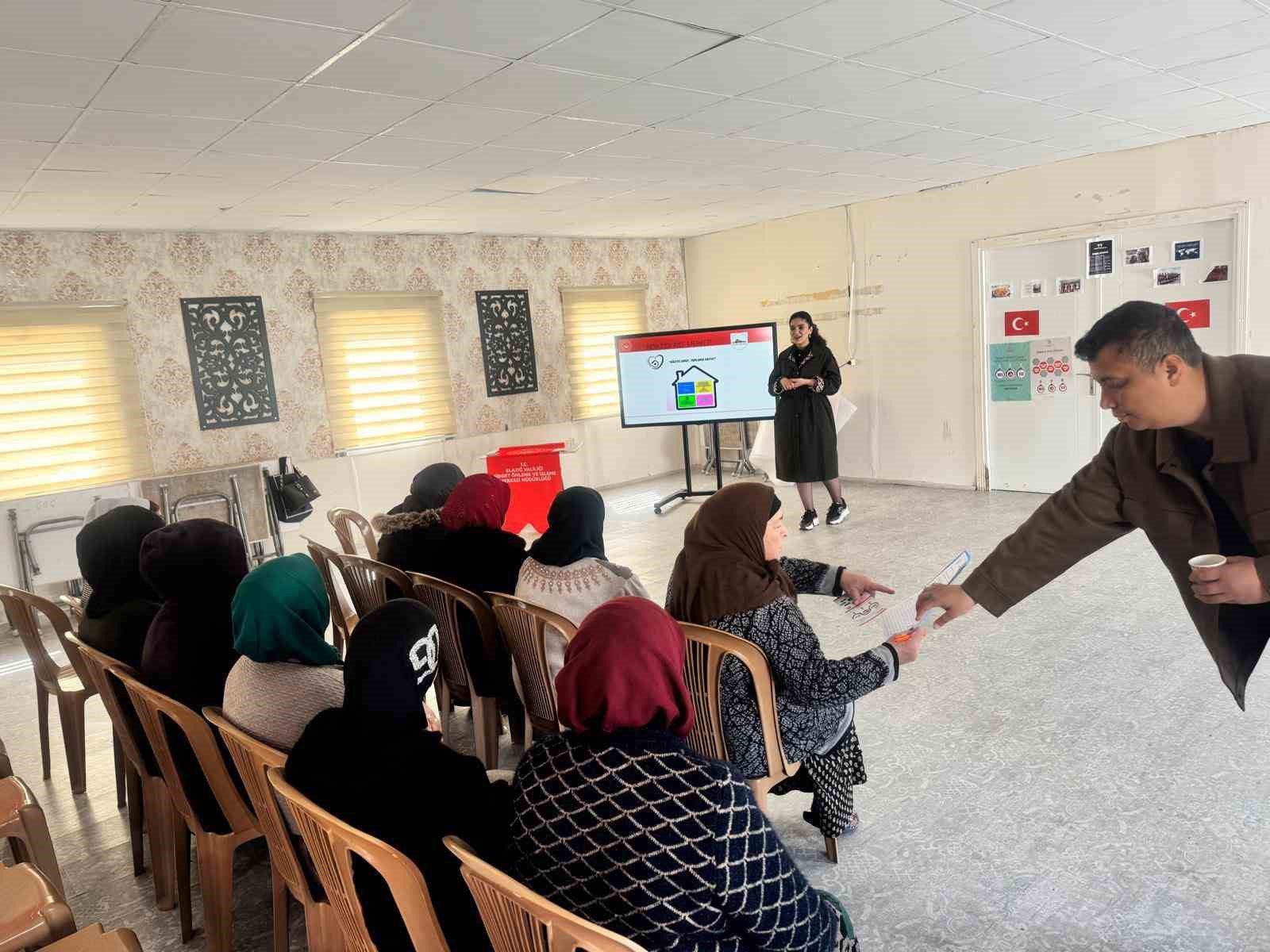 Elazığ’da kadına yönelik şiddetle mücadele eğitimi
