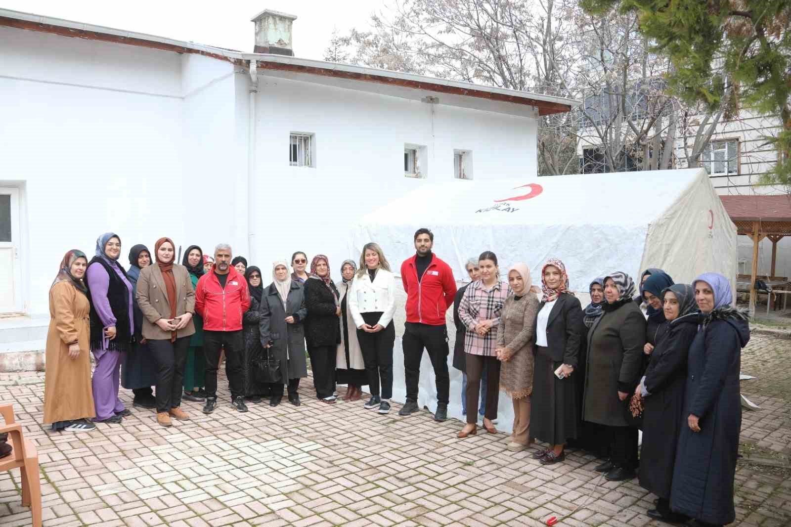 Elazığ’da kadınlara afet bilinci kazandırma eğitimi verildi
