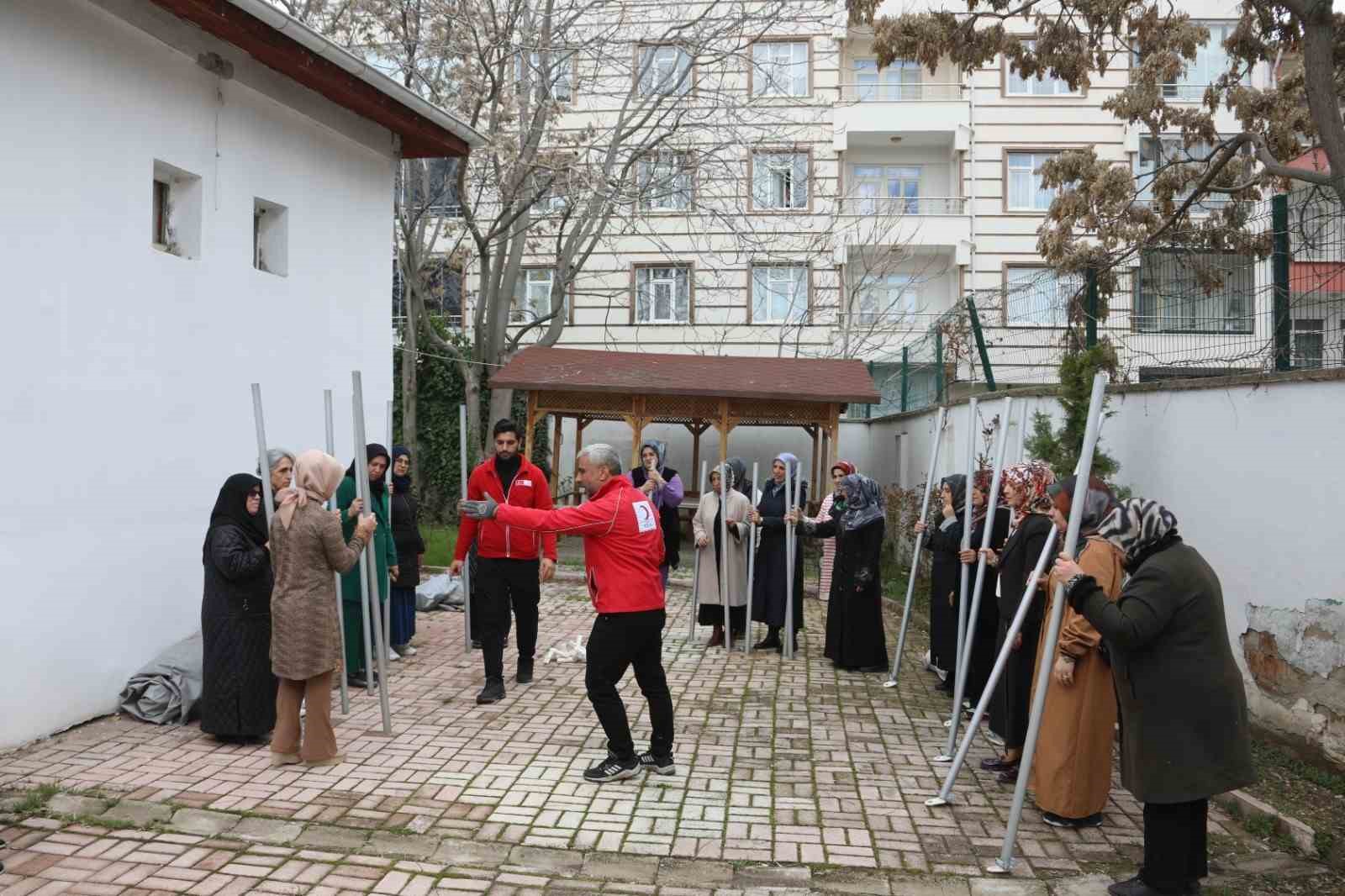 Elazığ’da kadınlara afet bilinci kazandırma eğitimi verildi

