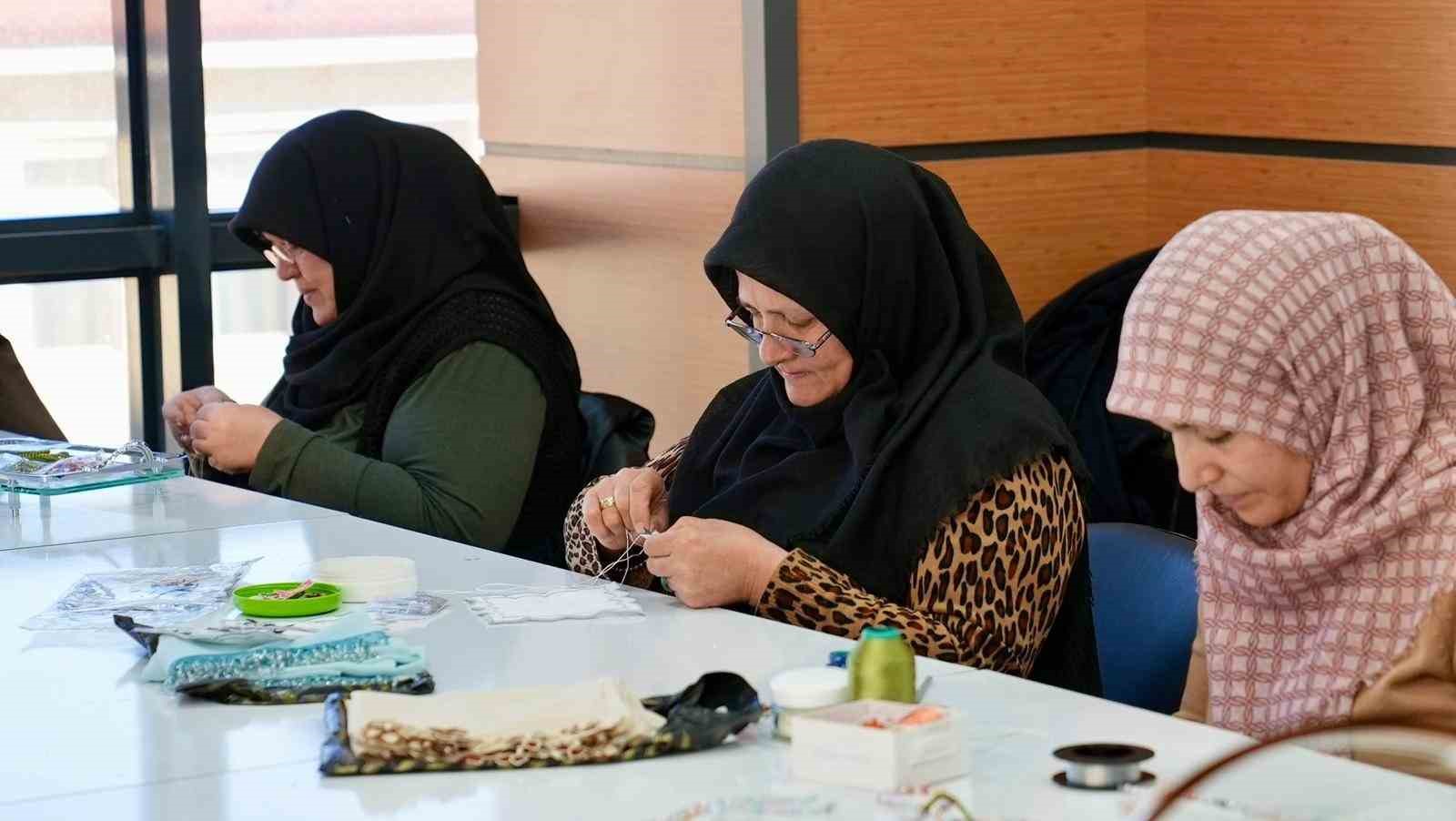 Elazığ’da kadınlara yönelik kurs programı sürüyor
