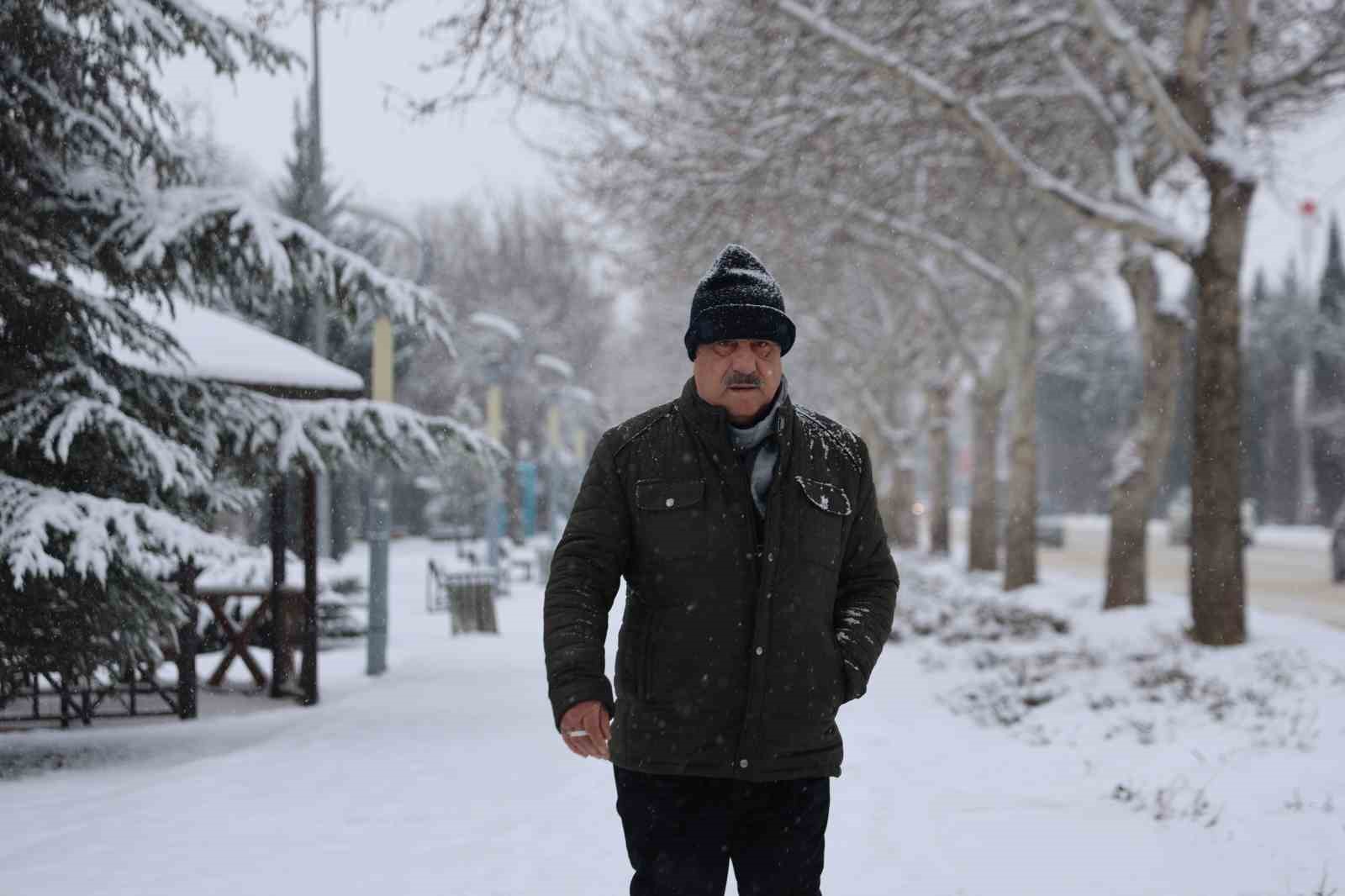 Elazığ’da kar yağışı etkisini sürdürüyor
