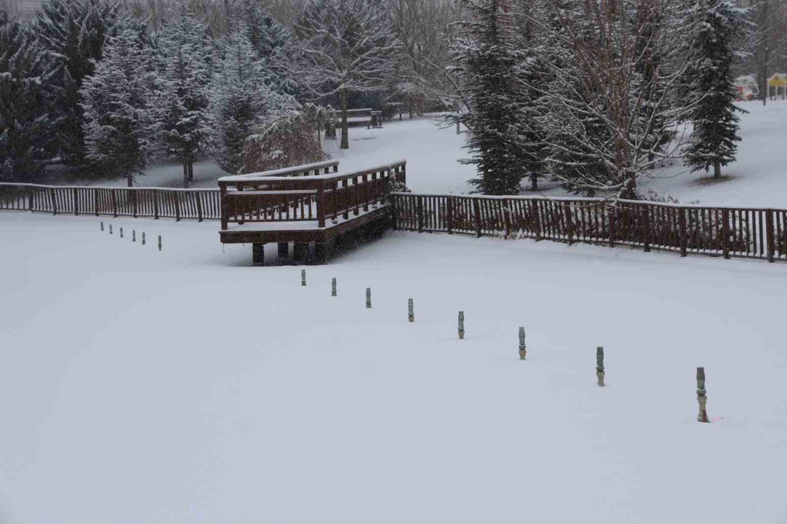 Elazığ’da kar yağışı etkisini sürdürüyor
