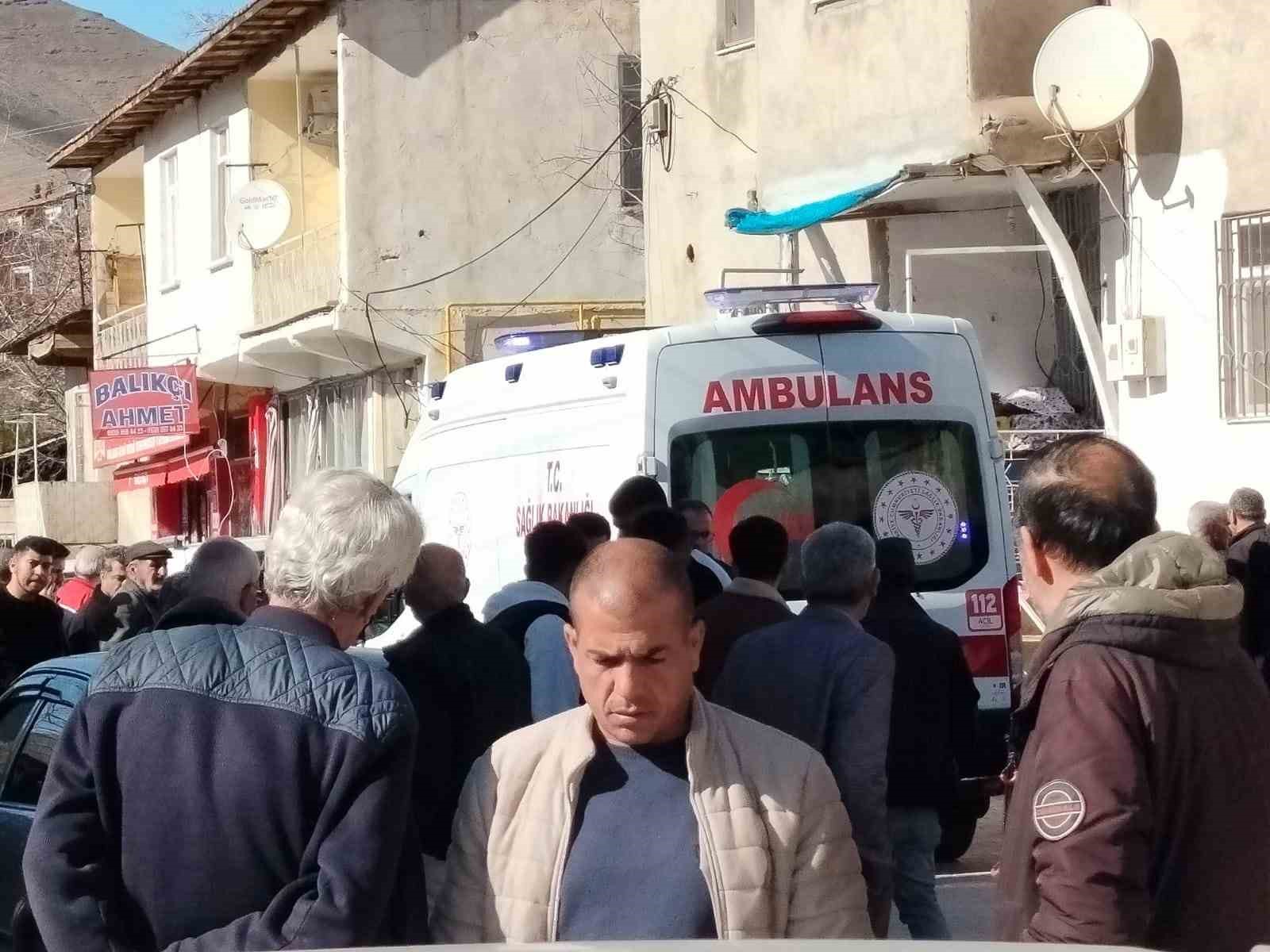 Elazığ’da kayınpeder dehşeti: Tartıştığı damadını bıçakla ağır yaraladı
