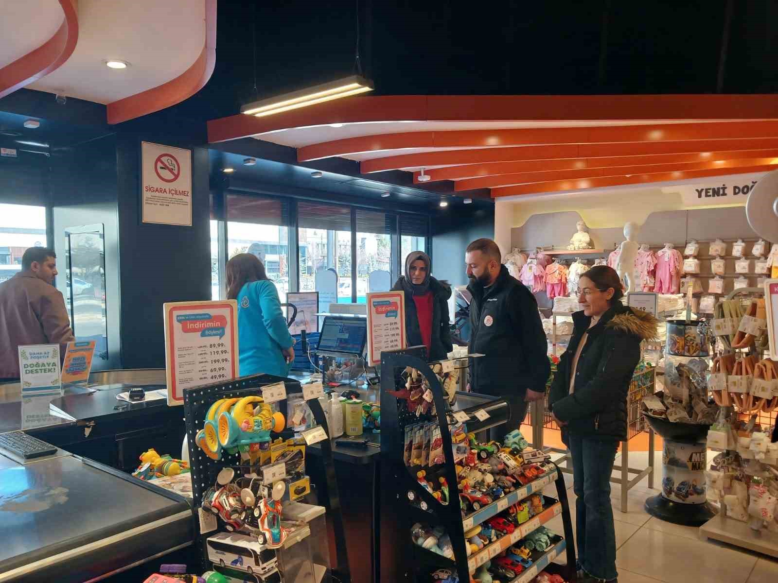 Elazığ’da market ve işletmelere poşet denetimi
