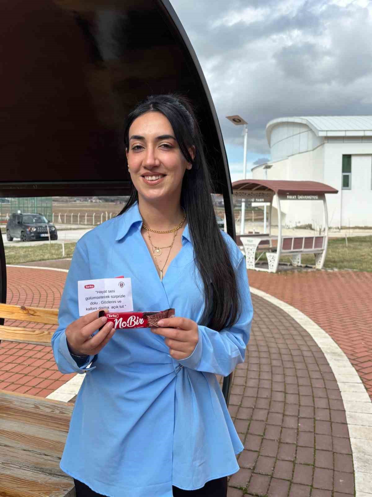 Elazığ’da ‘Mutluluk Paylaştıkça Çoğalır’ sosyal deneyi
Elazığ’da ‘Mutluluk Paylaştıkça Çoğalır’ sosyal deneyi