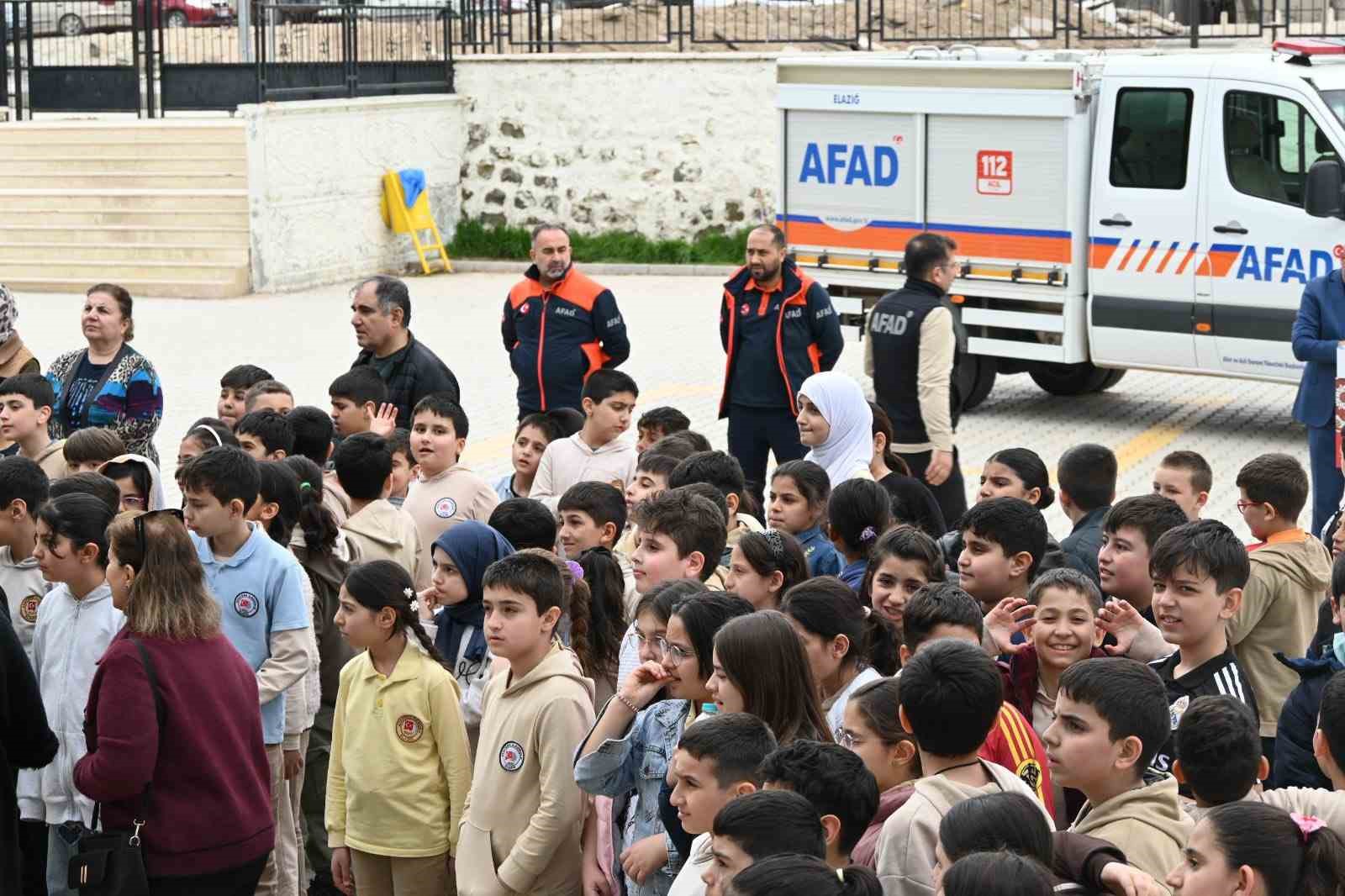 Elazığ’da öğrencilere afet bilinci aşılandı
