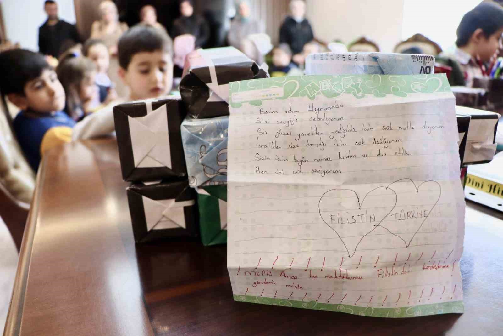 Elazığ’da öğrencilerinden Filistin’e anlamlı destek
