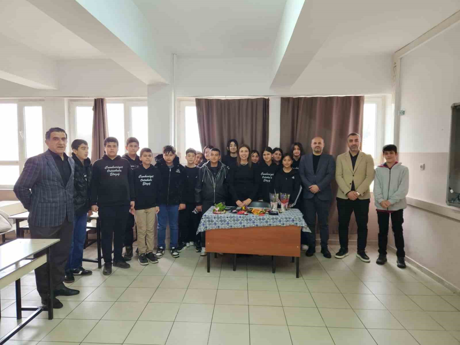 Elazığ’da ‘Öğretmene Saygılı Nesil Yetişiyor’ programı
