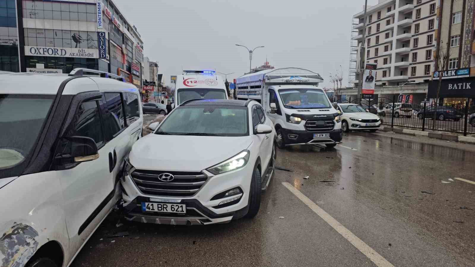 Elazığ’da otomobil ile taksi çarpıştı: 1 yaralı
