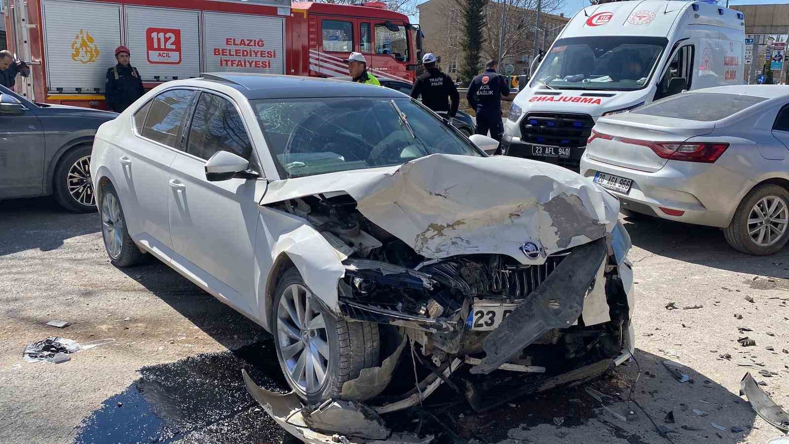 Elazığ’da otomobiller çarpıştı: 6 yaralı

