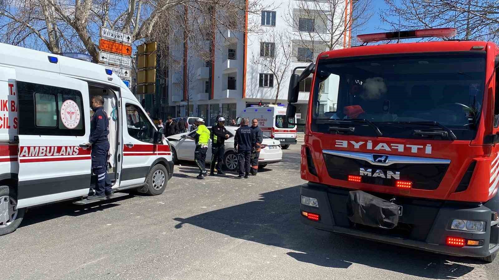 Elazığ’da otomobiller çarpıştı: 6 yaralı
