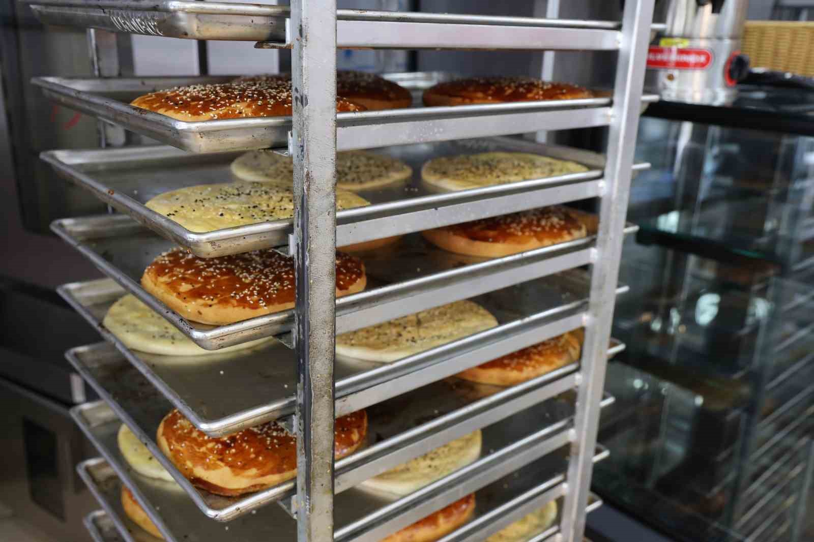 Elazığ’da Ramazan’a özel "Nohut ekmeği"
