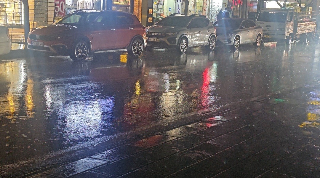 Elazığ’da sağanak yağış
