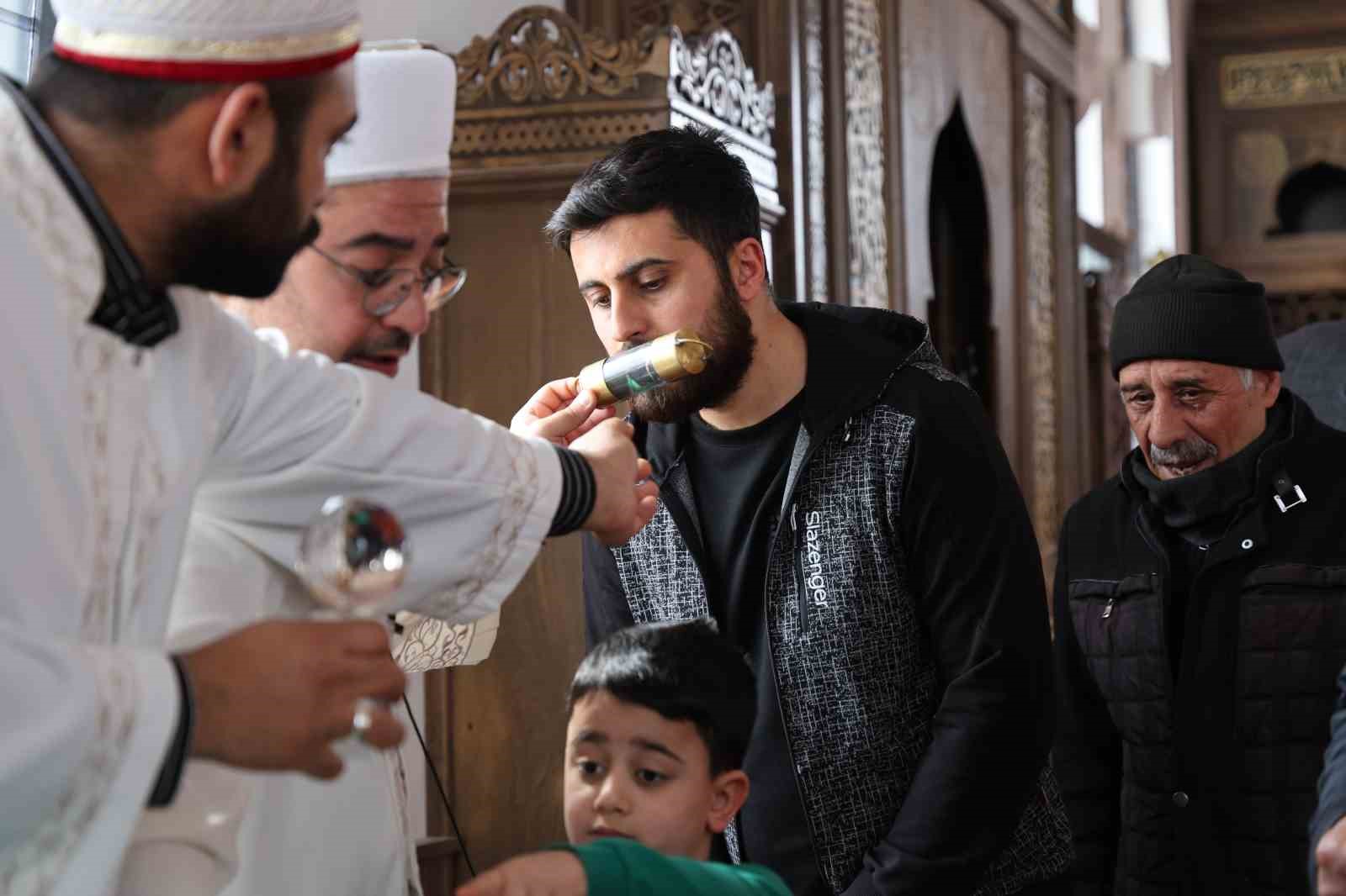 Elazığ’da Sakal-ı Şerif ve Hırka-i Şerif ziyarete açıldı
