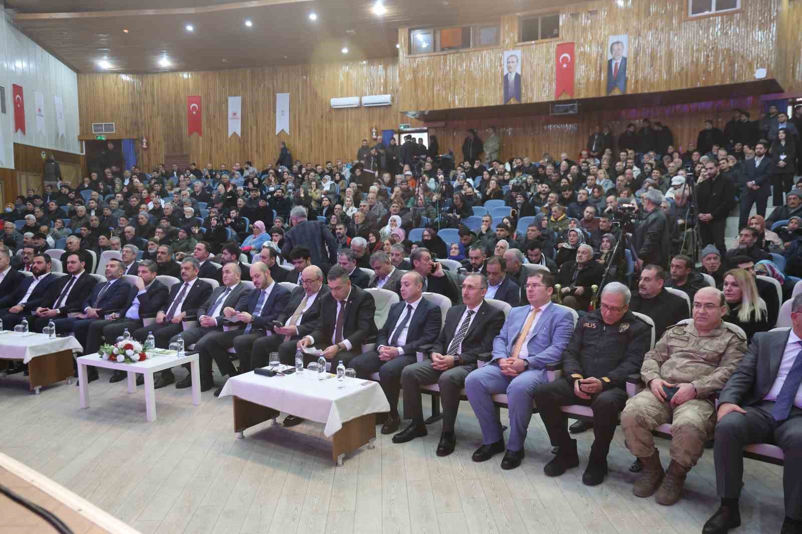 Elazığ’da sosyal konut heyecanı: 3 bin 825 konutun kurası çekildi
