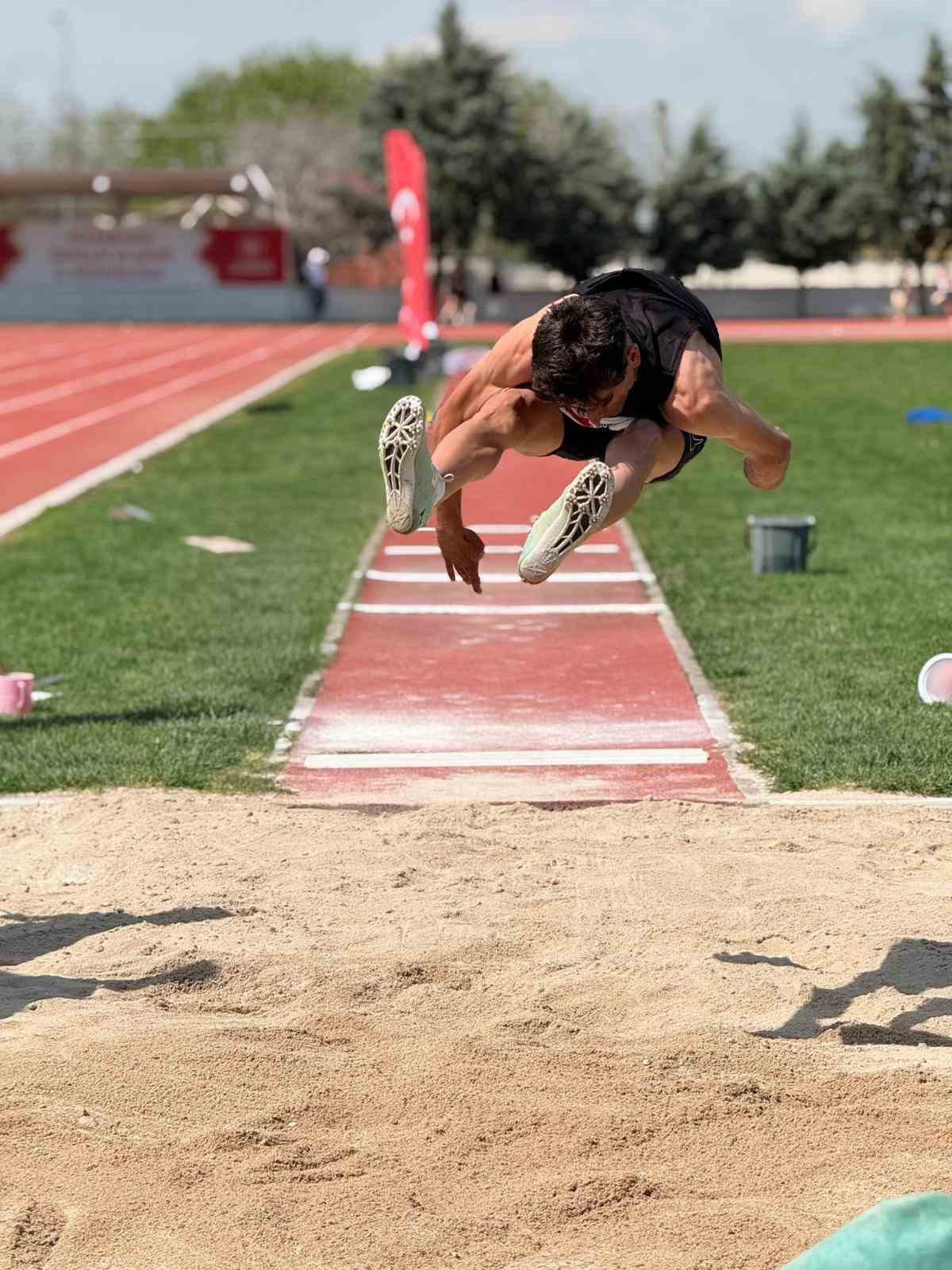 Elazığ’dan 4 sporcu Türkiye finallerine yükseldi
