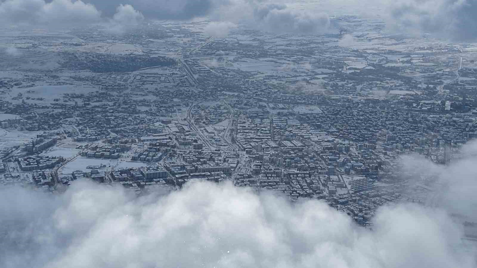 Elazığ’dan İzlanda ve Norveç’i hatırlatan kış manzaraları
