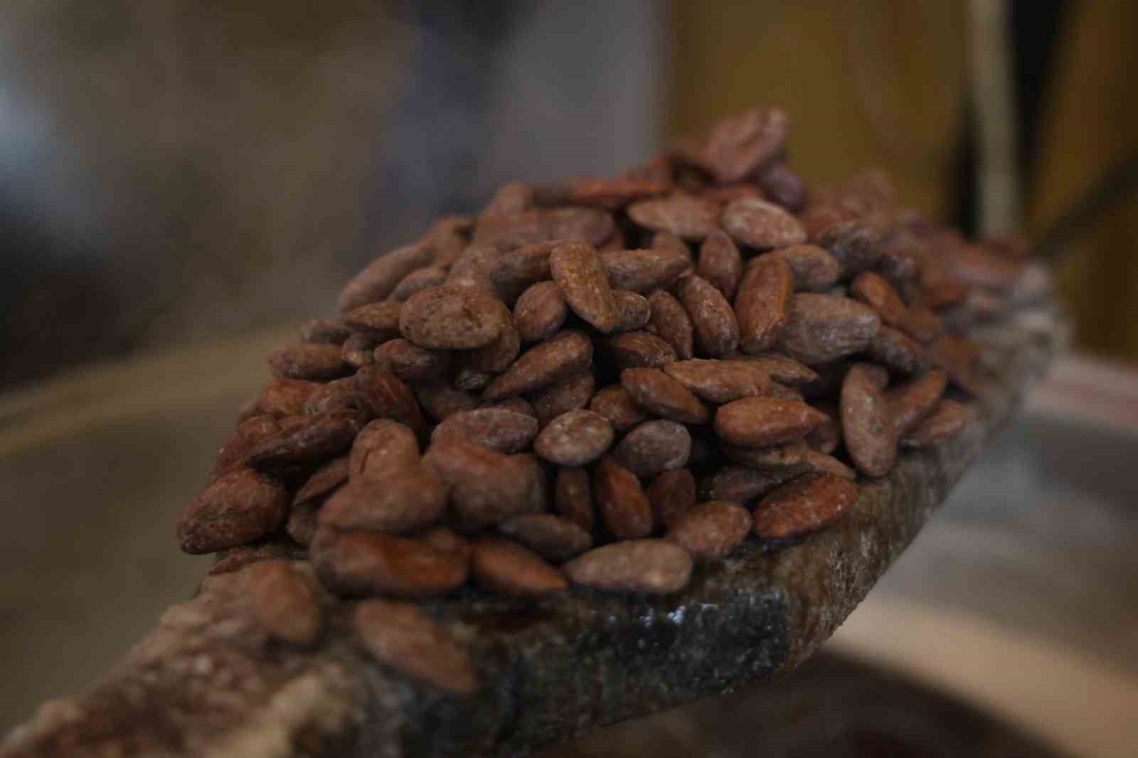 Elazığ’ın ‘Beyaz altını’ badem şekeri
Elazığ’ın ‘Beyaz altını’ badem şekeri
