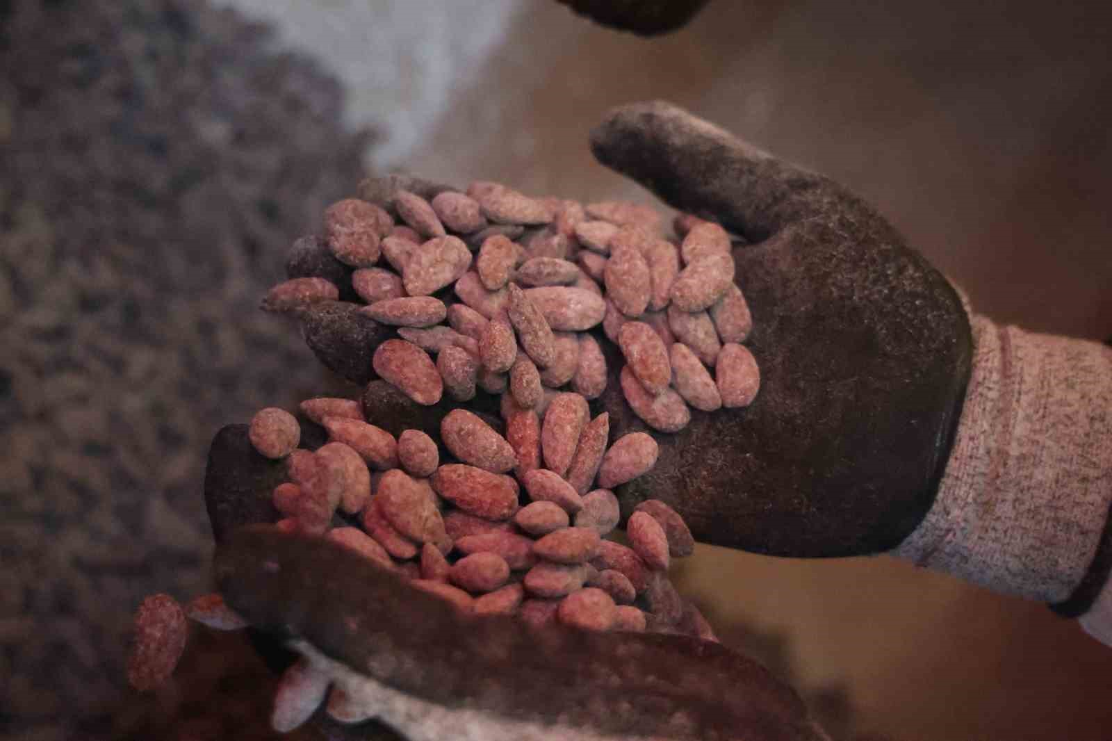 Elazığ’ın ‘Beyaz altını’ badem şekeri
Elazığ’ın ‘Beyaz altını’ badem şekeri