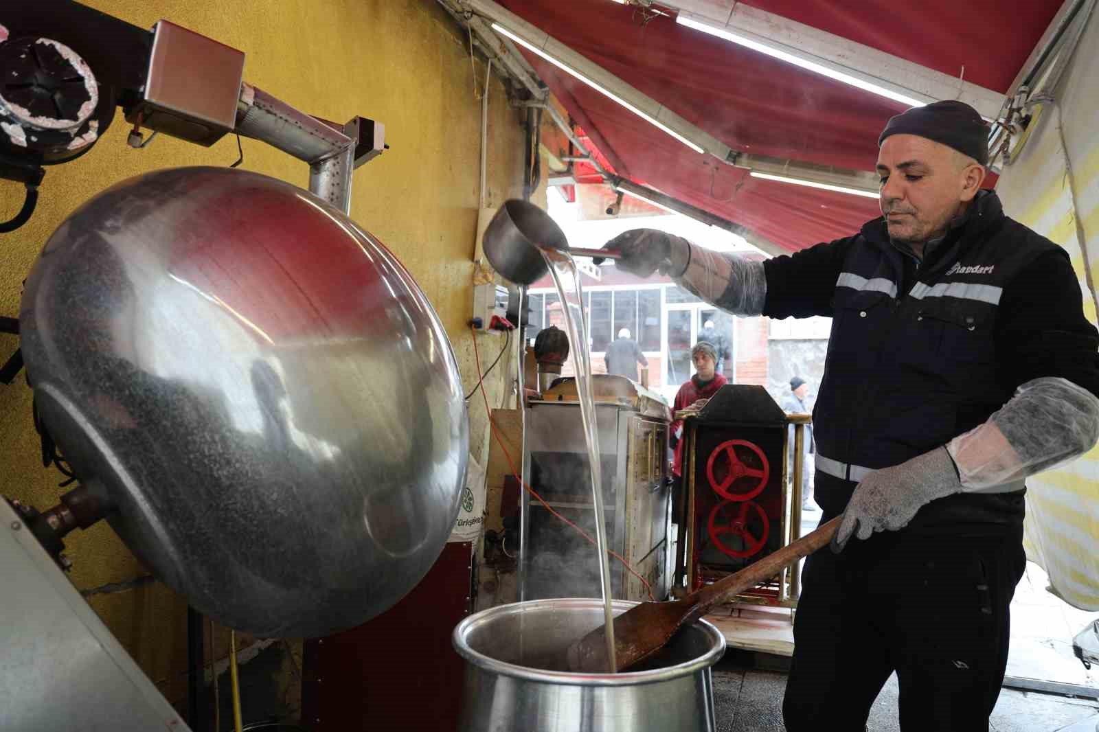 Elazığ’ın ‘Beyaz altını’ badem şekeri
Elazığ’ın ‘Beyaz altını’ badem şekeri