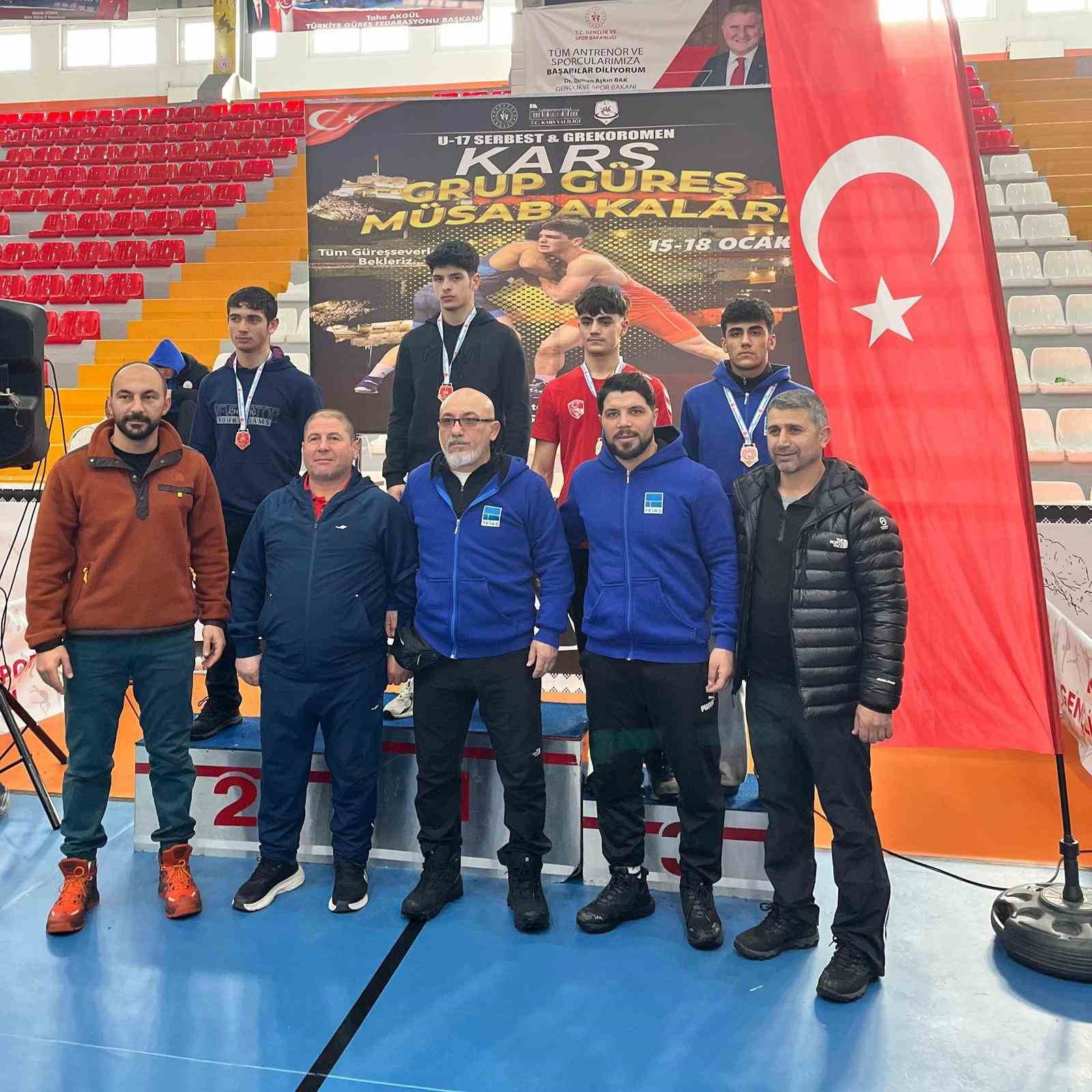 Elazığ’ın pehlivanları Türkiye şampiyonası yolunda
