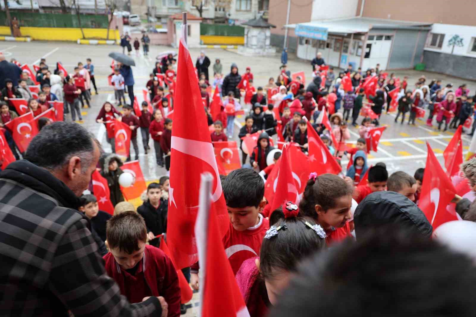 Elazığlı minikler milli takımın başarısını coşkuyla kutladı
