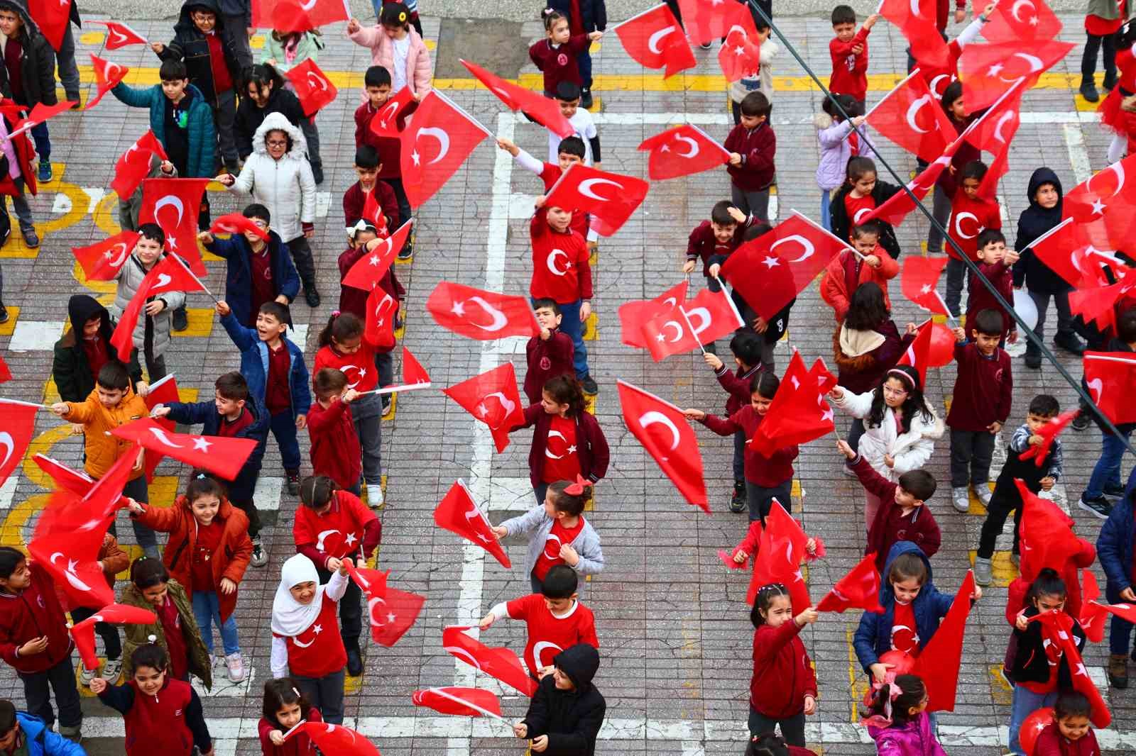 Elazığlı minikler milli takımın başarısını coşkuyla kutladı
