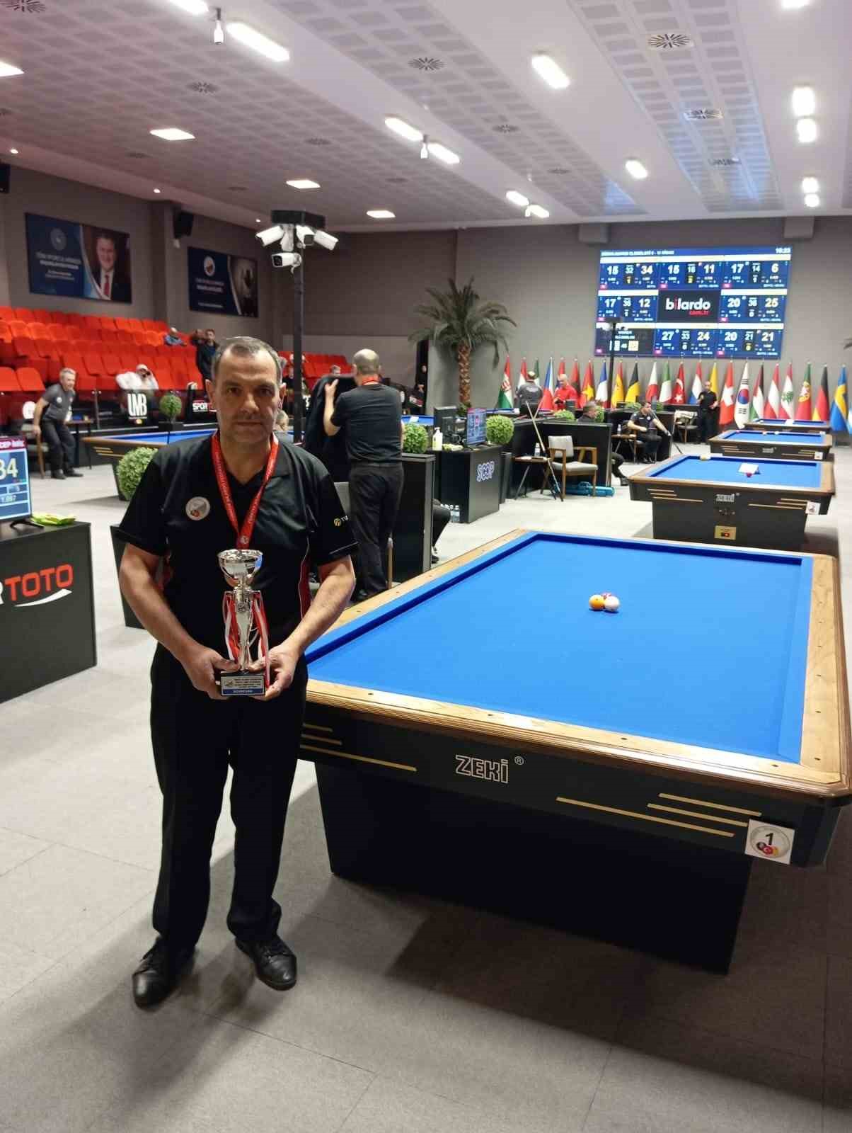 Elazığlı sporcu Yetkin Çelikel 3 bant bilardoda Türkiye üçüncüsü oldu
