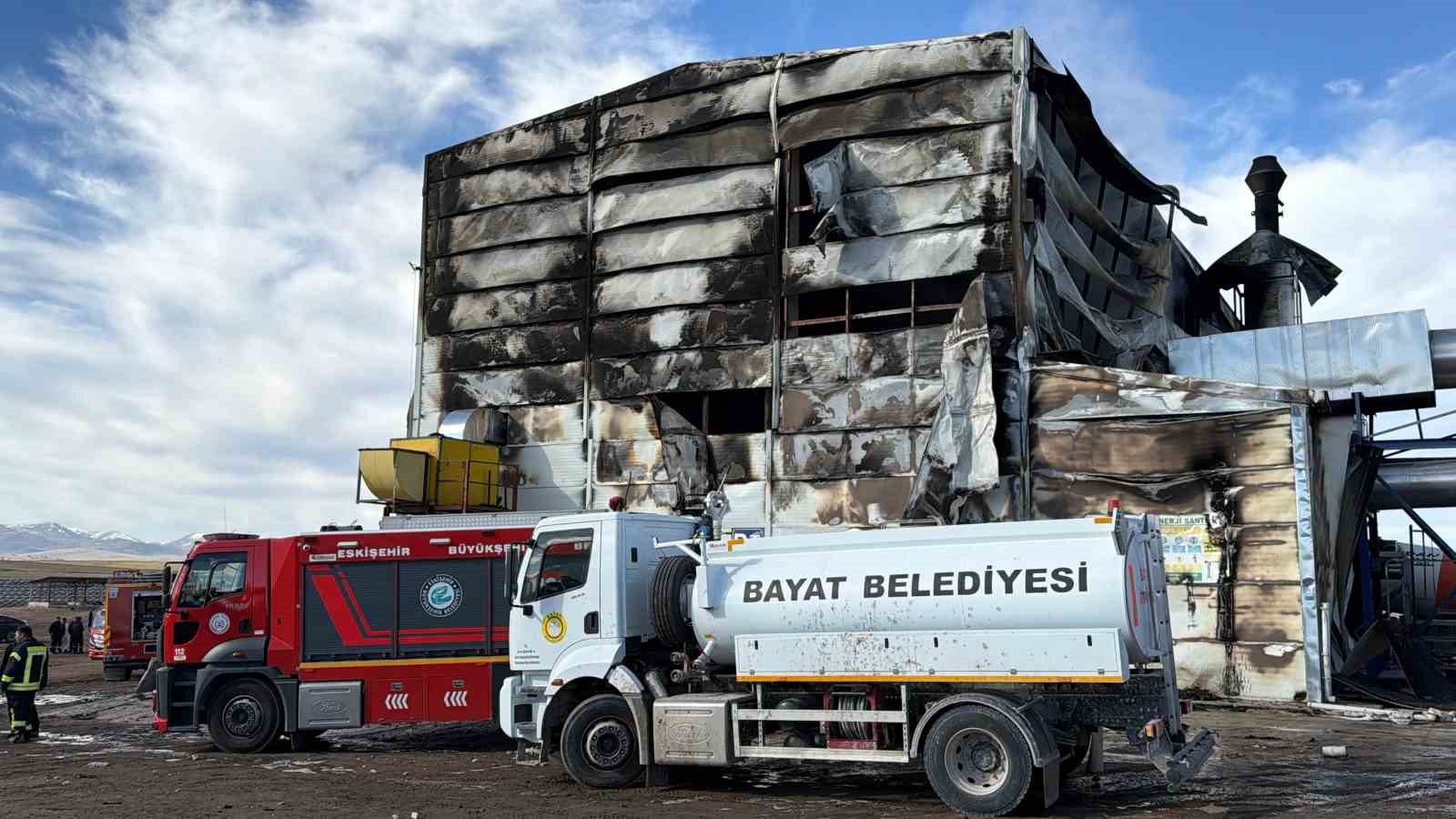 Elektrik üretim tesisinde çıkan yangın kontrol altına alındı
