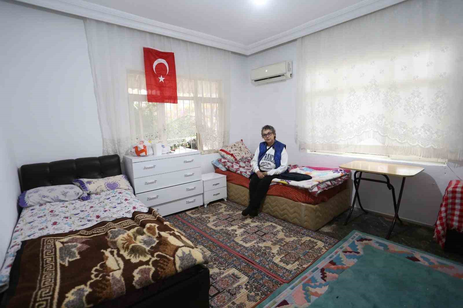 Elif teyzenin evi de hayalleri de yenilendi
Elif teyzenin evi de hayalleri de yenilendi
