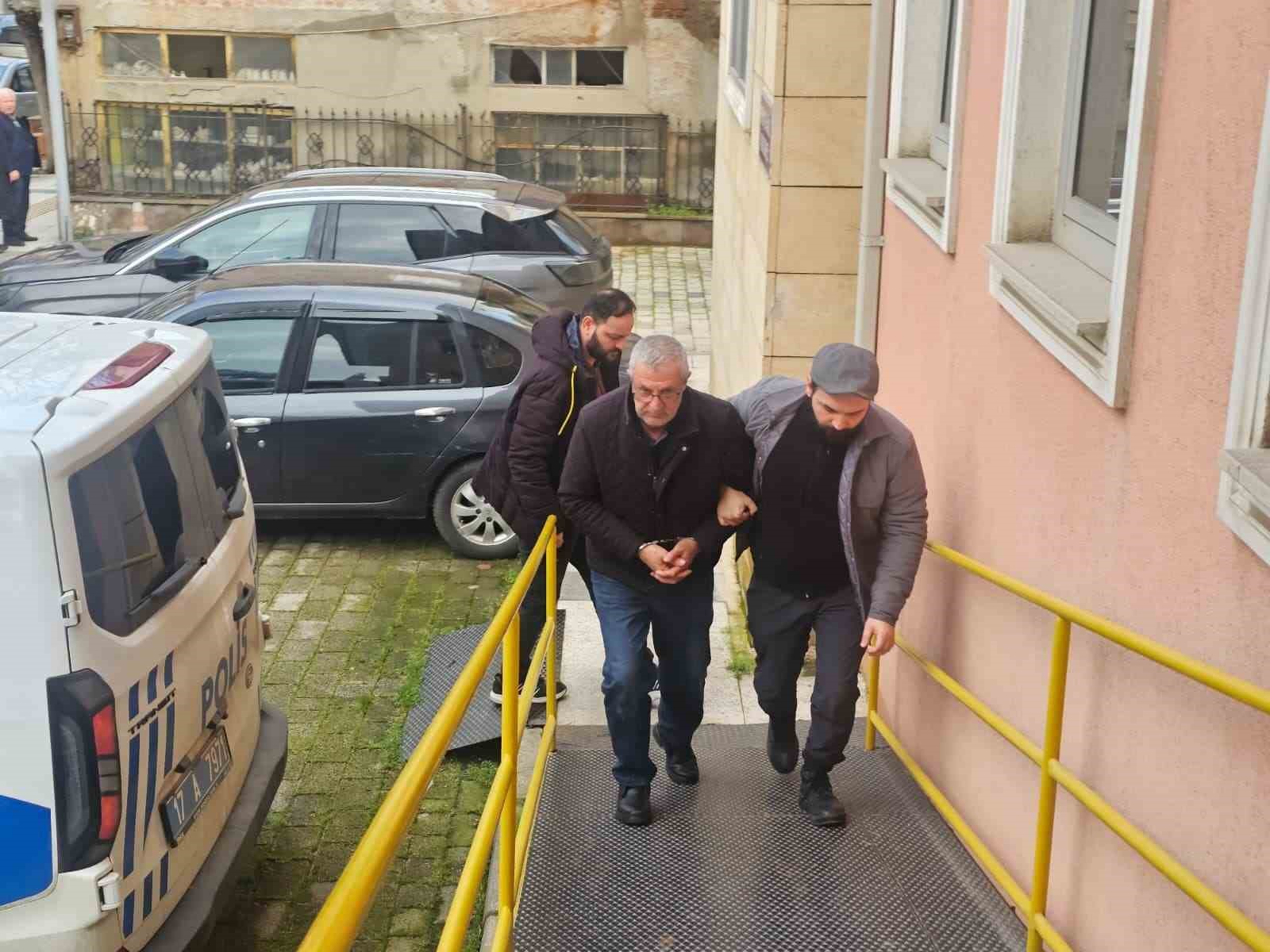 Emanet verdiği altınları ödemeyen oğlunu öldüren baba adliyeye sevk edildi
