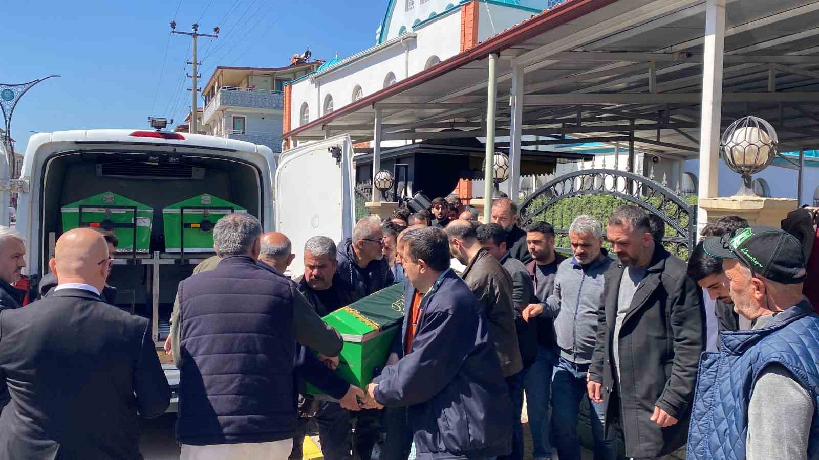 Emekli olduğu iş yerinde hayatını kaybeden işçi toprağa verildi
