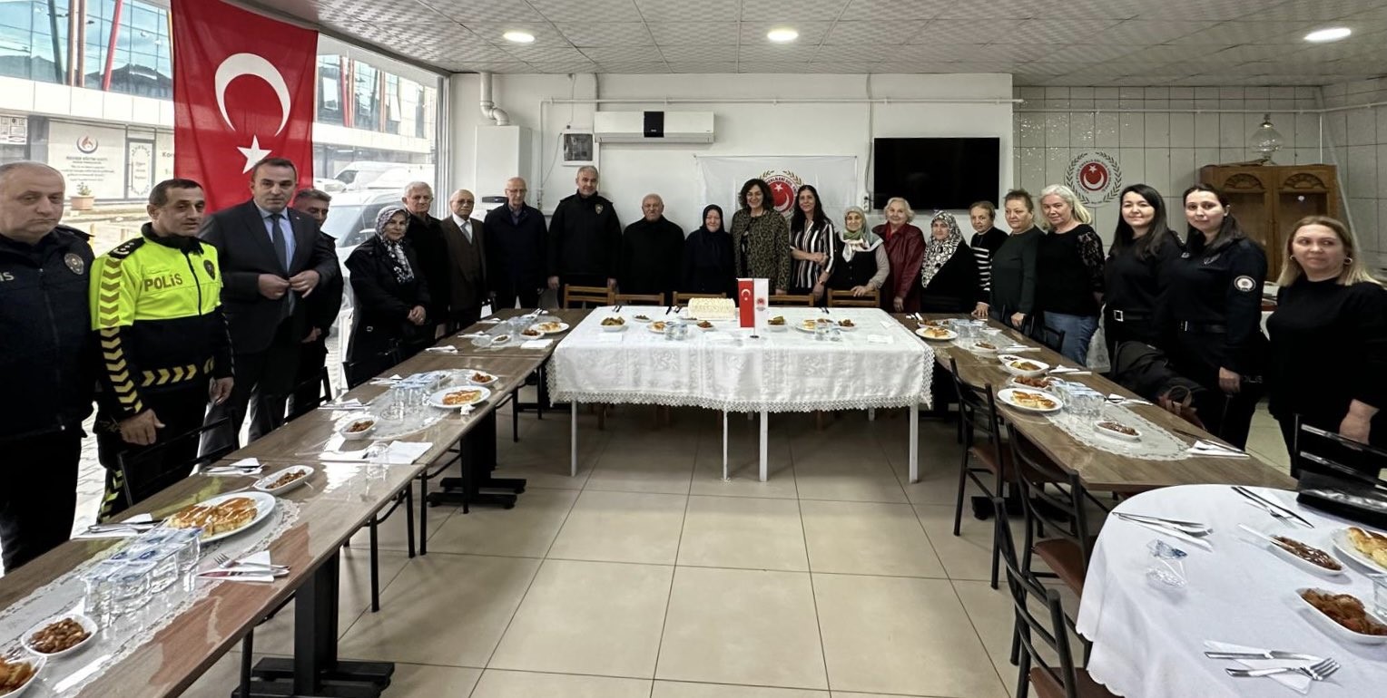 Emekli polisleri yalnız bırakmıyorlar
