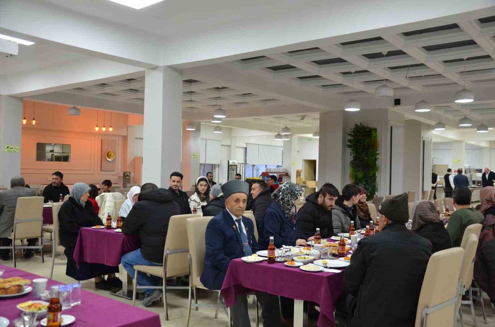 Emet Kaymakamı Başkapan, şehit yakınları ve gazilerle iftarda bir araya geldi
