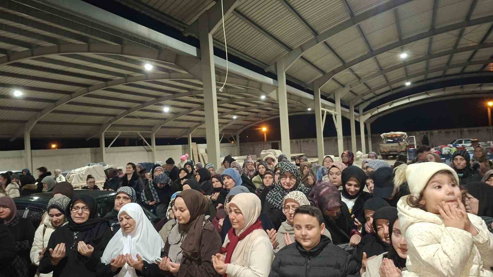 Emet ve Hisarcık’tan 29 umreci dualarla kutsal topraklara uğurlandı
