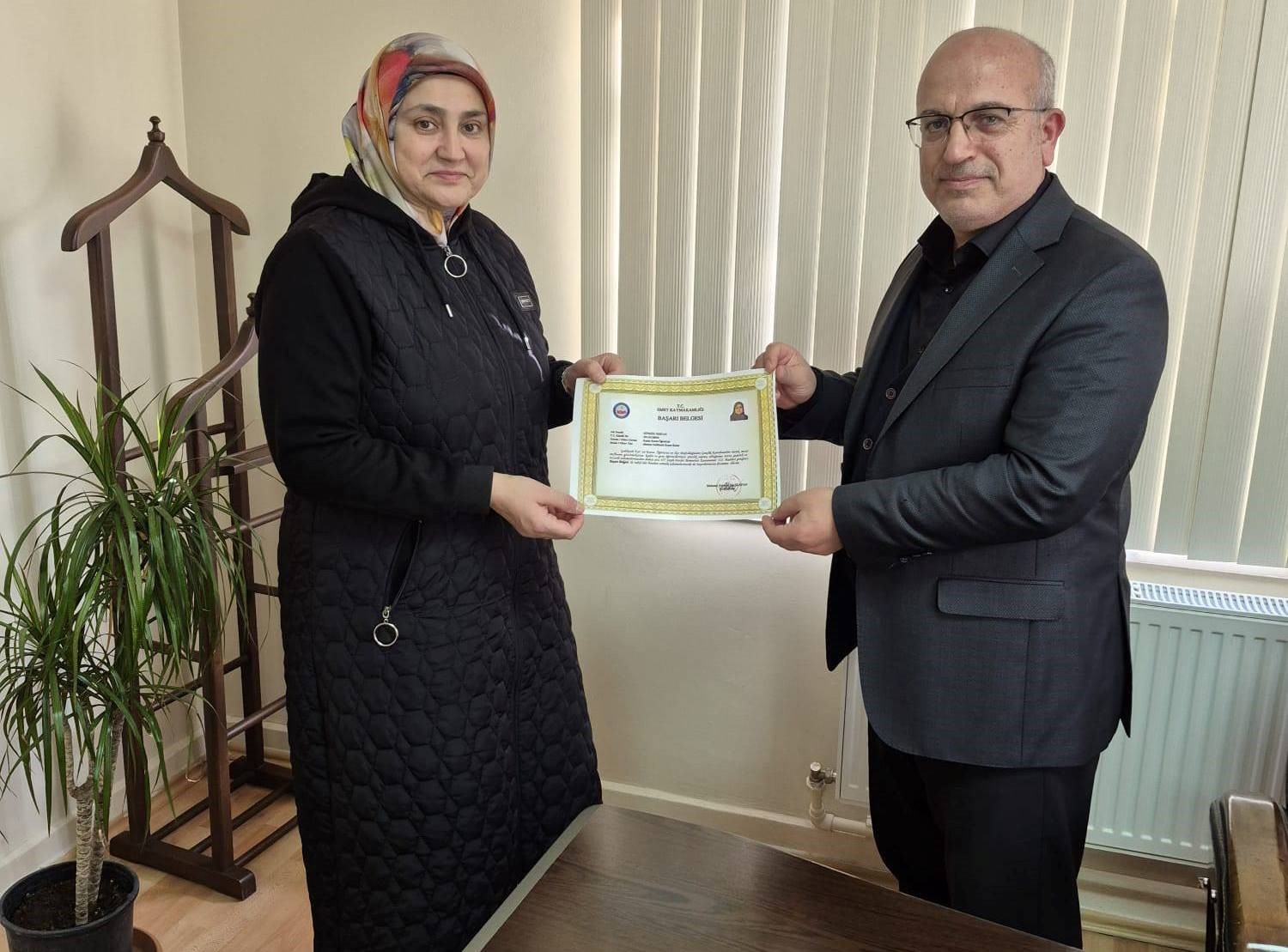 Emet’te Kur’an kursu öğreticilerine başarı belgesi verildi
